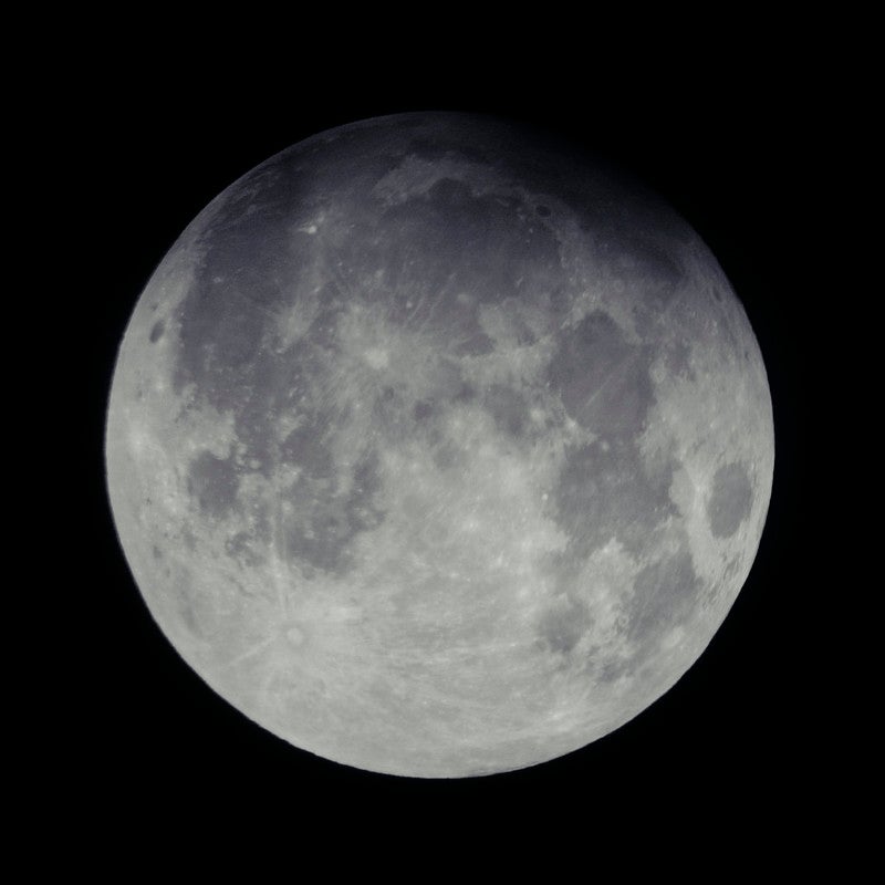 https://www.astronomy.com/uploads/2024/09/Partial-lunar-eclipse-april-25-2023.jpg