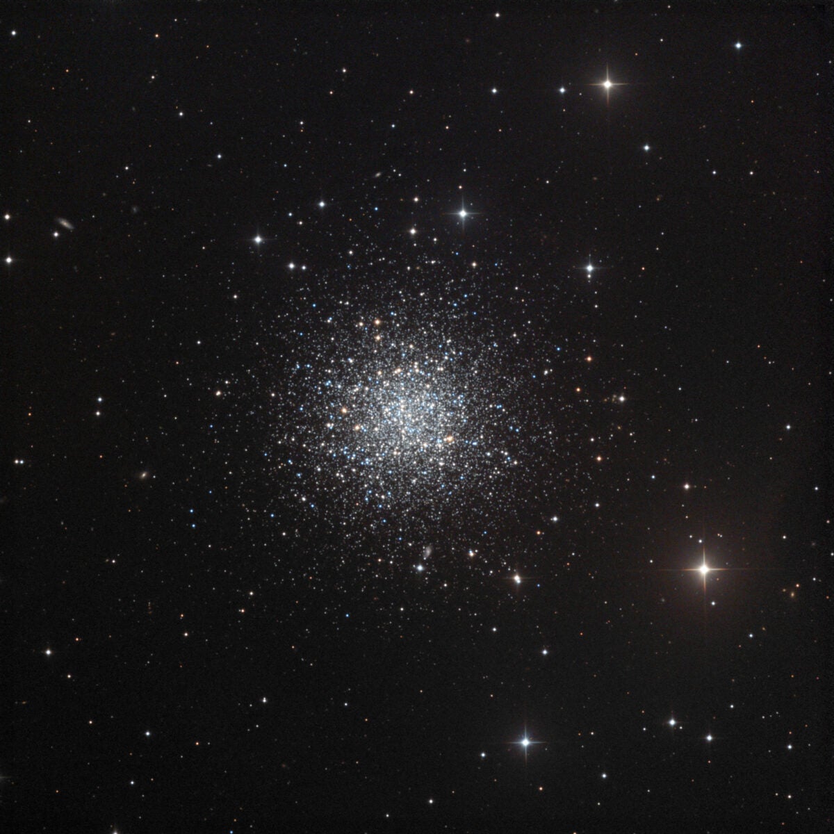 NGC 288 is relatively loosely packed, without the concentrated core that is characteristic of a globular cluster.