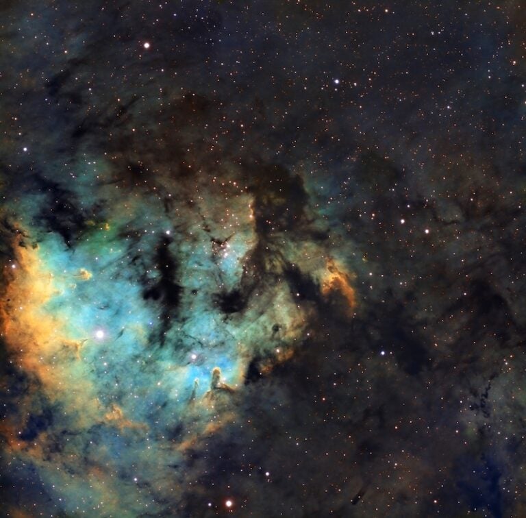 emission nebula NGC 7822