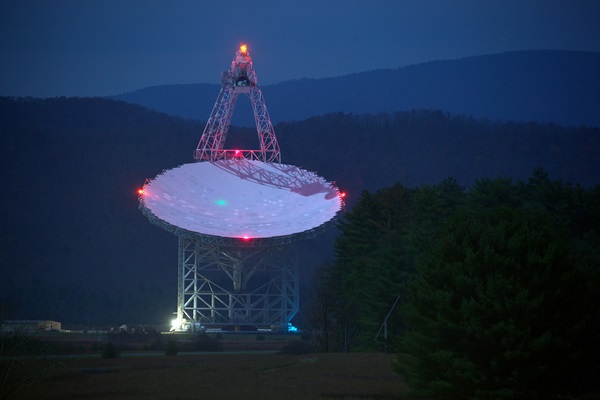 SETI Tunes Into Tabby’s Star with Radio Telescopes