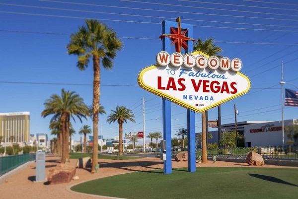 Solar energy to power iconic Las Vegas welcome sign