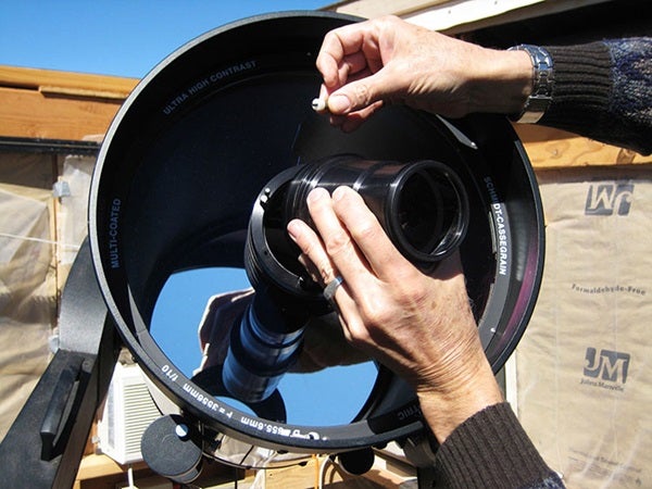 Mounting the HyperStar lens system