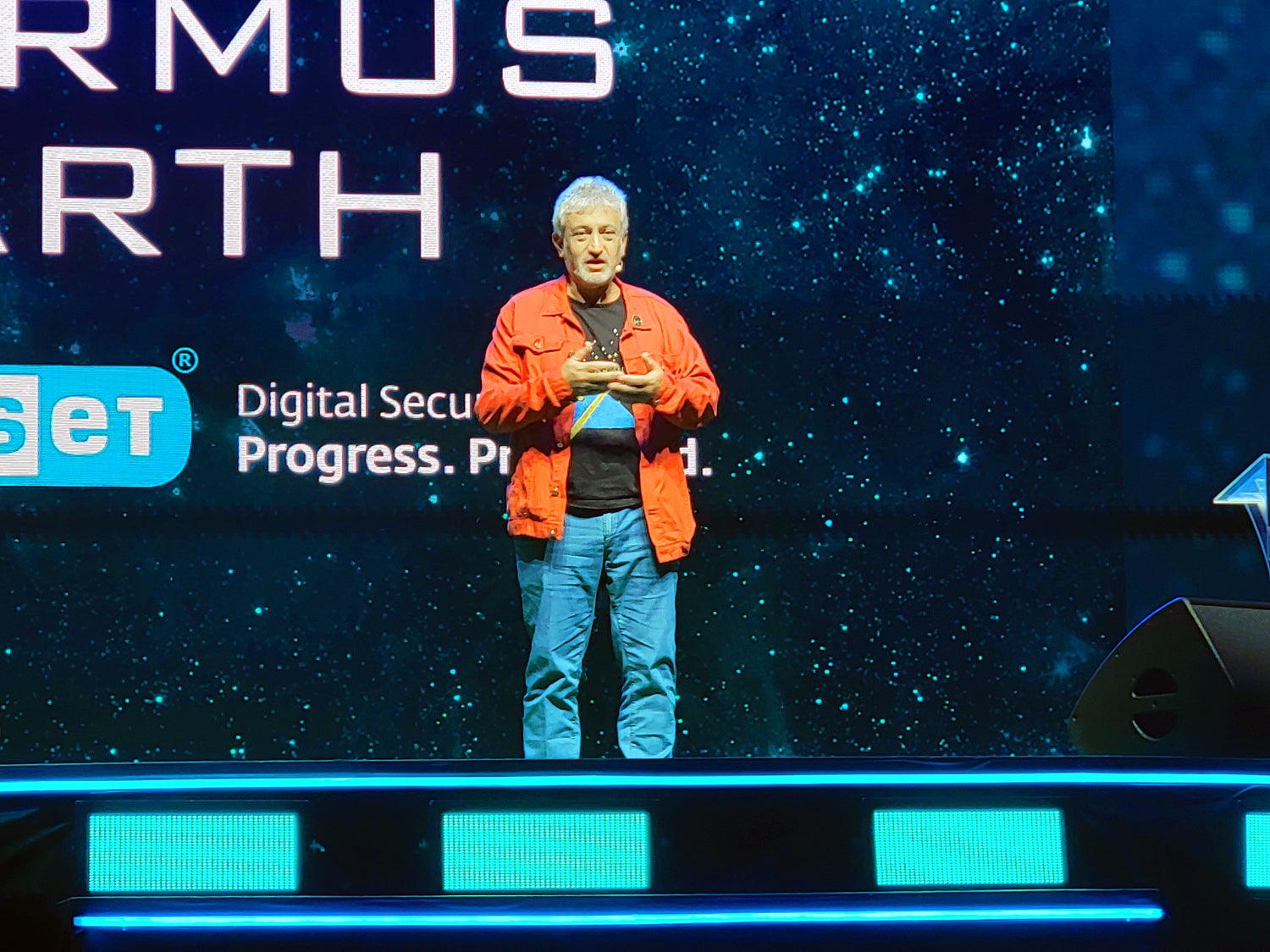 Starmus Director and Founder Garik Israelian offers opening remarks to the festival crowd. Credit: David J. Eicher.