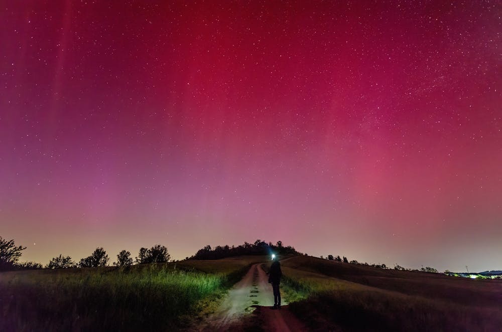 An expert explains the psychedelic rainbow colors of the aurora