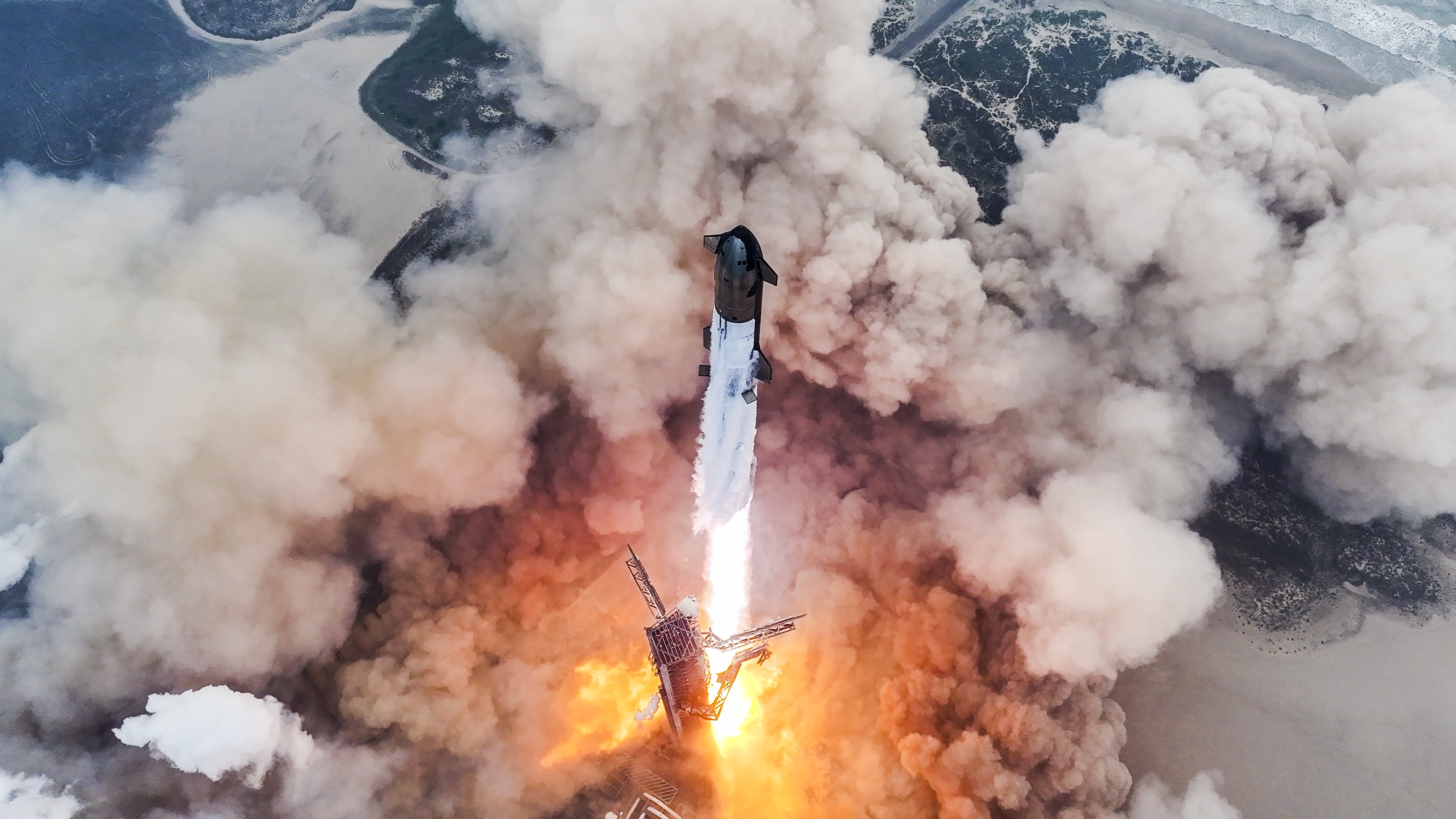 Starship lifts off June 6 on its fourth test flight from SpaceX’s launch facility at Boca Chica, Texas. Credit: SpaceX.